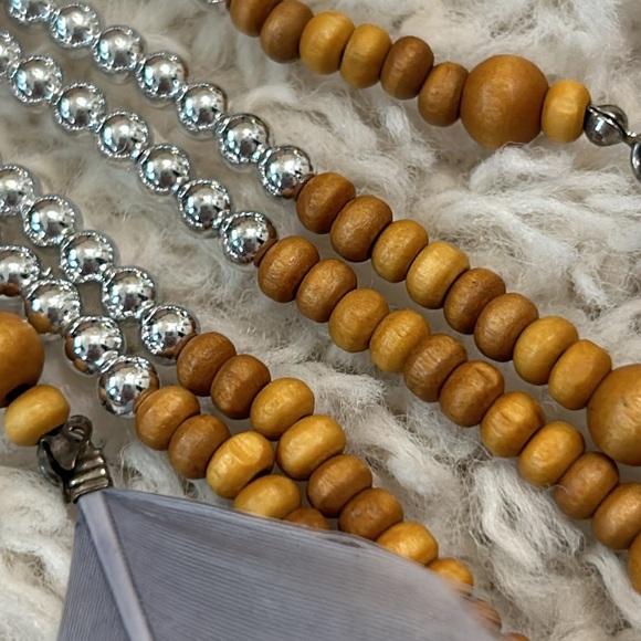 NWT Boutique long feather earrings in lavender and wood and silver—stunning - Picture 6 of 7